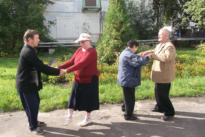 Групові заняття ритмікою і танцями підтримують комунікаційні навички